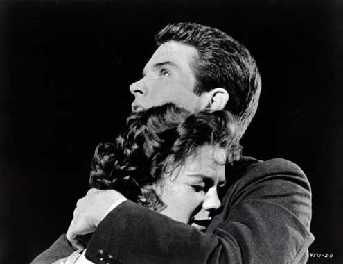 El amor pasional y lleno de dificultades que viven Warren Beatty y Natalie Wood en `Esplendor en la hierba´ (1961)