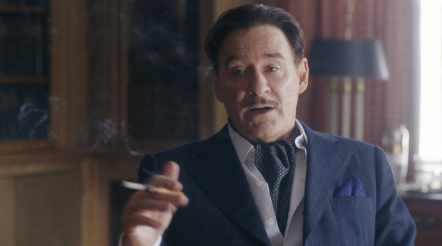 Kevin Kline dando vida a Errol Flynn