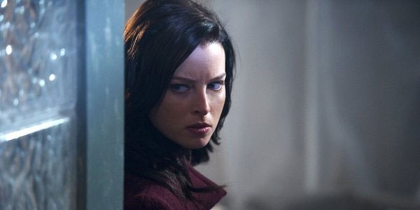 Rachel Nichols es Kiera Cameron