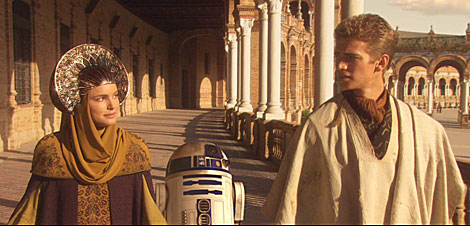 Amidala y Anakin cogidos de la mano por las calles de Sevilla