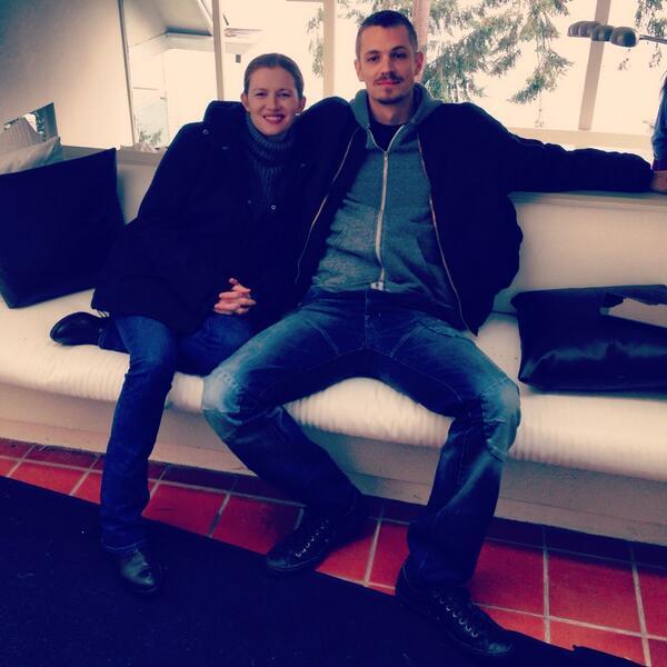 Joel Kinnaman y Mireille Enos al inicio del rodaje de la cuarta temporada de `The killing´