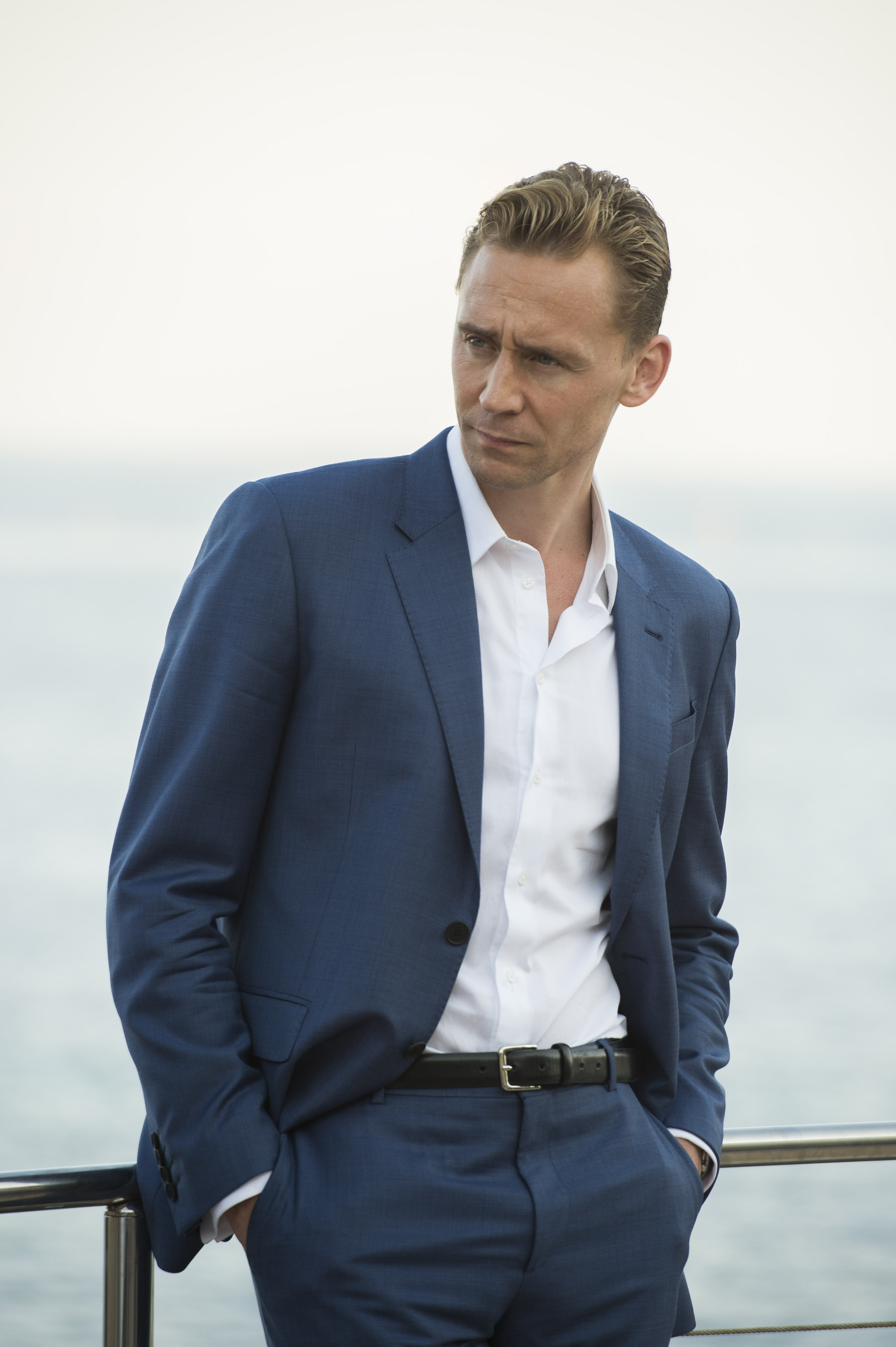 Des Willie. Pine (Tom Hiddleston) © 2015 The Night Manager Limited. All Rights Reserved.
