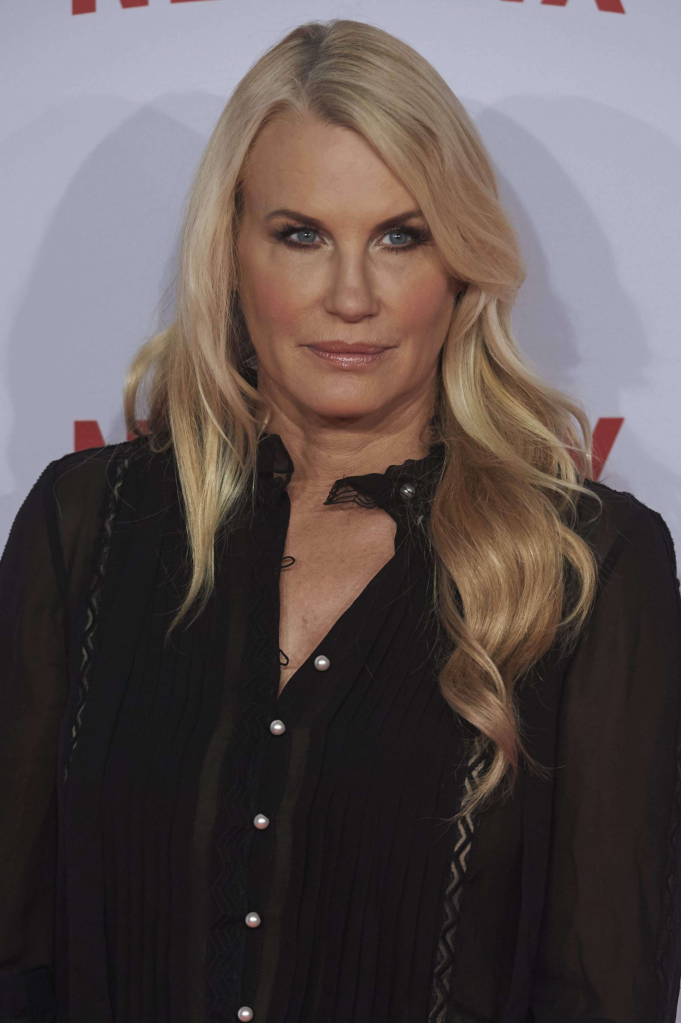 MADRID, SPAIN - OCTOBER 20: Actress Daryl Hannah attends the red carpet of Netflix presentation at the Matadero Cultural center on October 20, 2015 in Madrid, Spain. (Photo by Carlos Alvarez/Getty Images)
