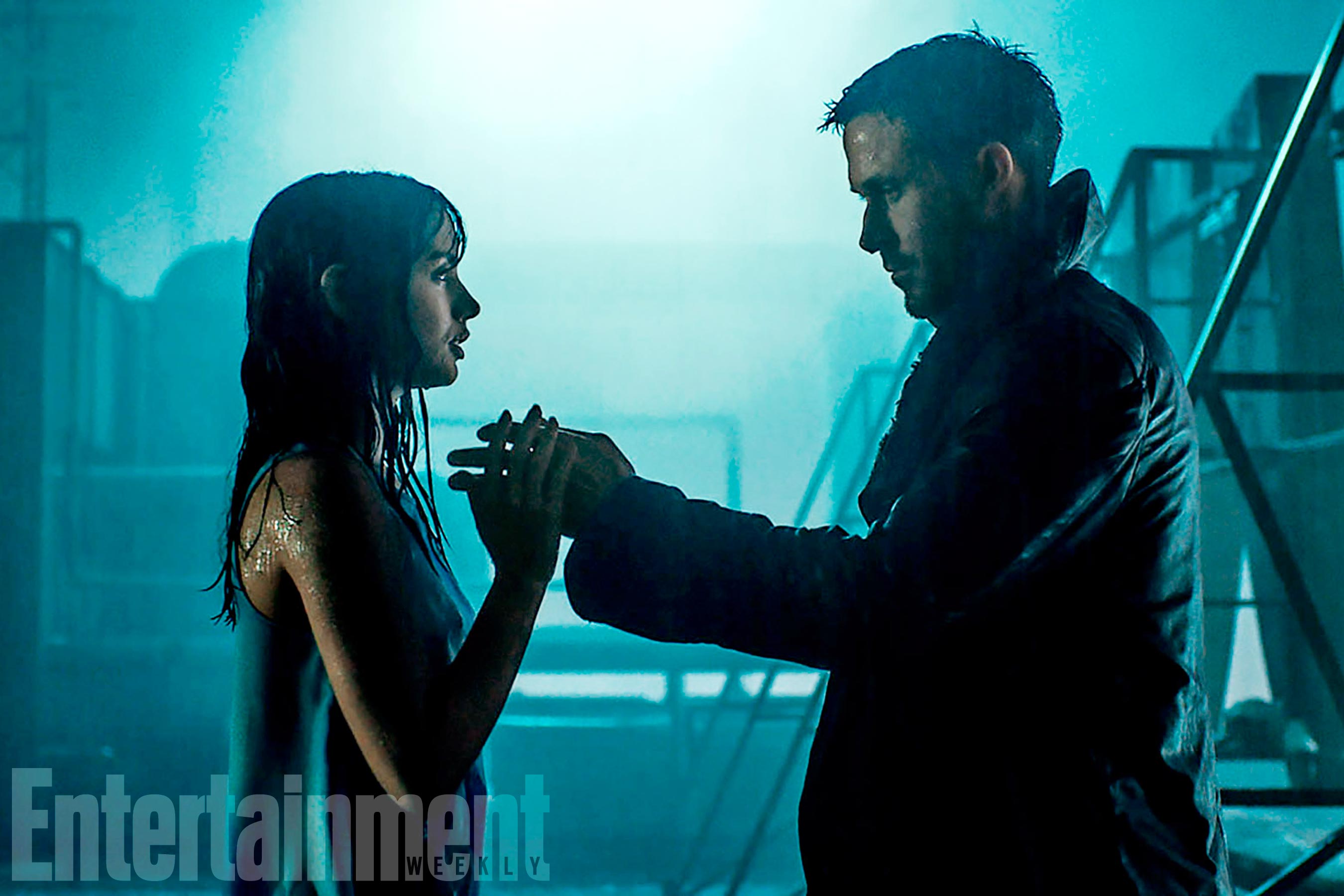 Blade Runner 2049 ANA DE ARMAS as Joi and RYAN GOSLING as K