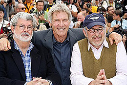 Spielberg, Ford y Lucas ayer en el estreno. AFP