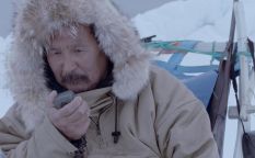 Cine en corto: “Aningaaq”, el corto en el que Sandra Bullock conecta con la Tierra desde el espacio