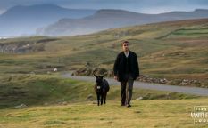 Espresso: Martin McDonagh presenta una historia de amistad en la Irlanda rural y dividida